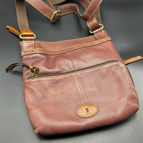 VTG Women’s FOSSIL Brown Leather Logo Messenger Cross Body Bag Purse 11"x11" - Picture 4 of 15